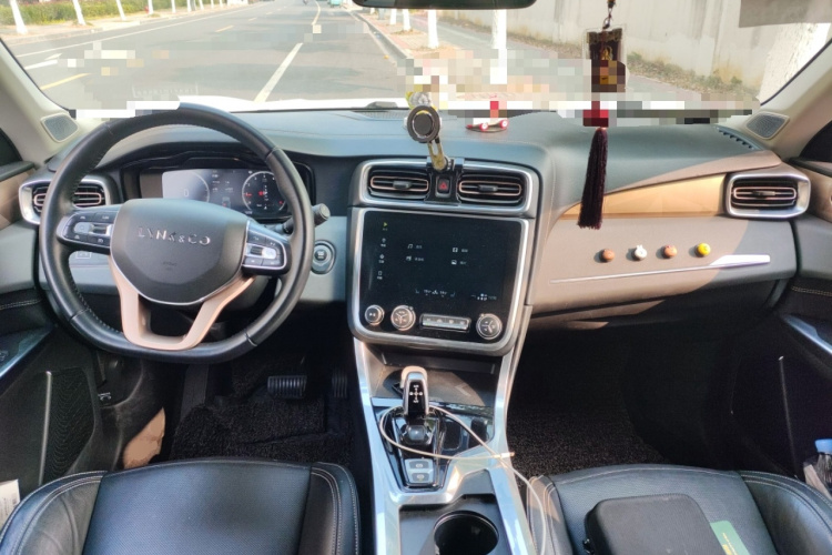 领克01 2017款 2.0T 两驱型Pro版中控内饰12