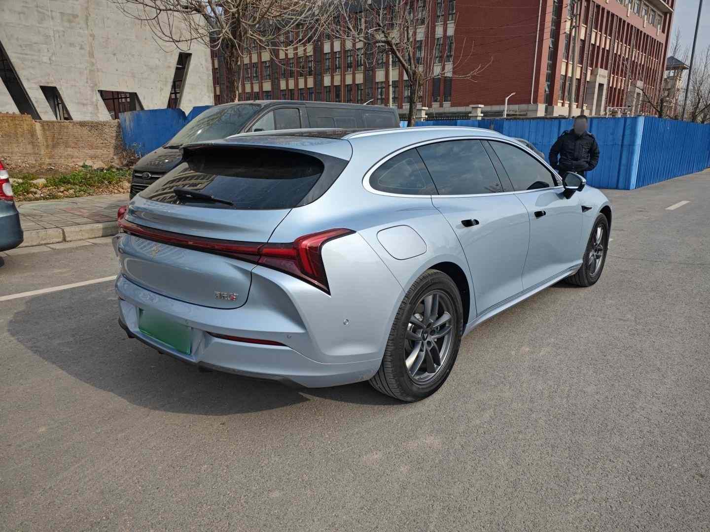 哪吒汽车 哪吒S猎装 2024款 增程300 标准版(5)