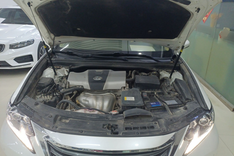 雷克萨斯ES 2016款 200 Midnight特别限量版机舱底盘24