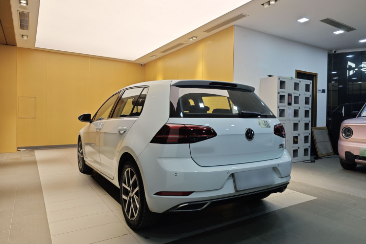 大众 高尔夫 2018款  230TSI 自动豪华型车身外观6014