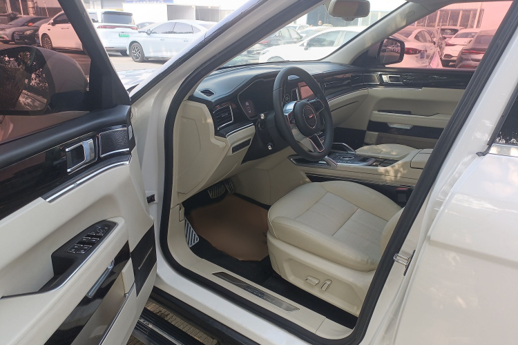 众泰T700 2017款 1.8T 双离合尊贵型中控内饰7005