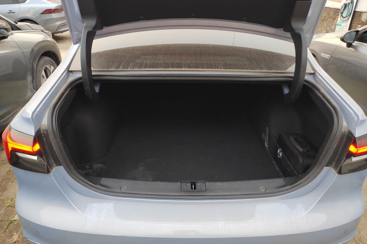 飞凡汽车 飞凡ER6 2021款 新动版 620km 智享版机舱底盘23