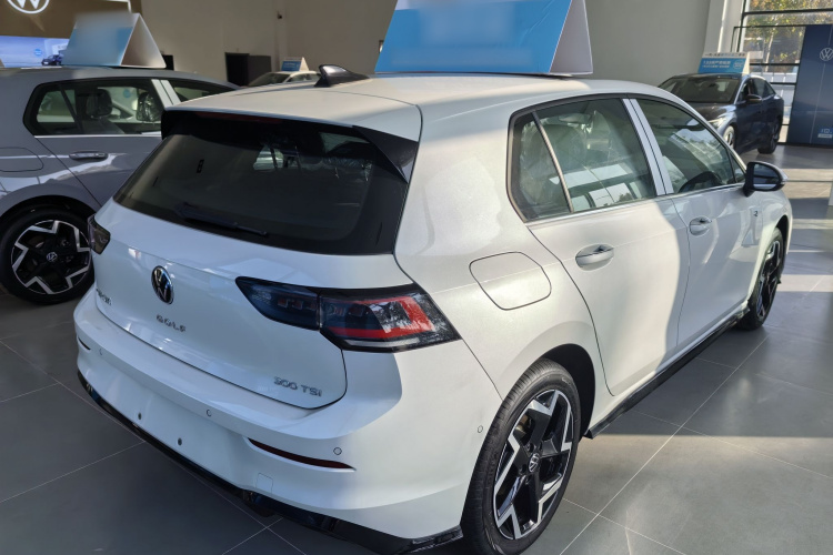 大众 高尔夫 2025款 300TSI R-Line车身外观6005