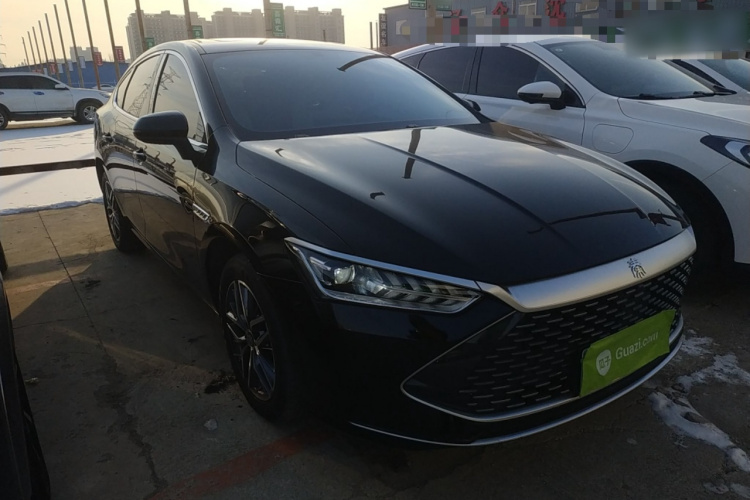 比亚迪 秦PLUS 2024款 荣耀版 DM-i 120KM领先型车身外观3