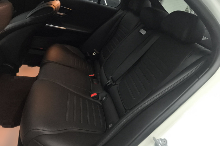 奔驰C级 2022款 C 200 L 运动版中控内饰7004