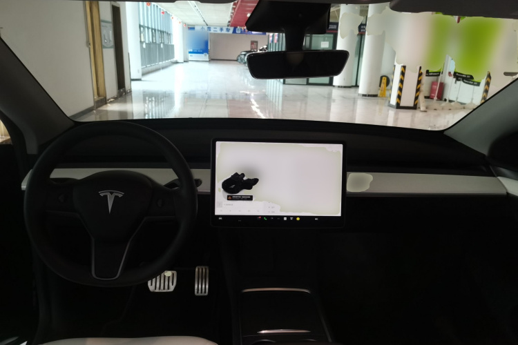 特斯拉 Model Y 2022款 Performance高性能全轮驱动版中控内饰7002