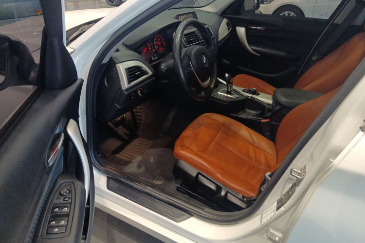 宝马1系(进口) 2016款 118i 领先型局部细节19