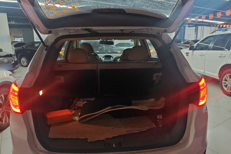 北京现代ix35 2013款 2.0L 自动两驱智能型GLS 国IV机舱底盘23