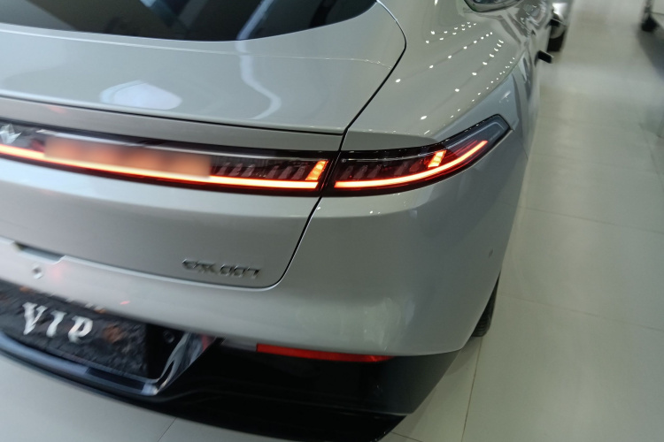 东风奕派 eπ007 2025款 纯电 565四驱Max领航版车身外观9