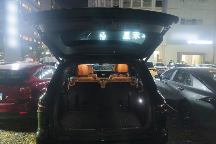 理想汽车 理想ONE 2021款 增程6座版机舱底盘23