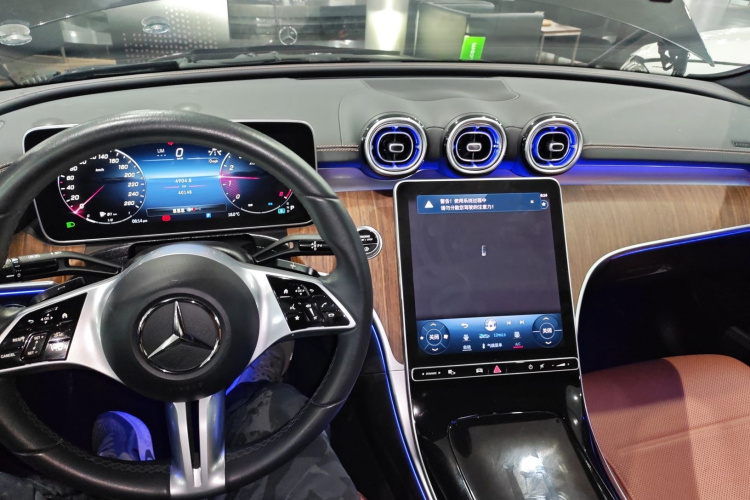 奔驰C级 2024款 改款 C 260 L中控内饰7002