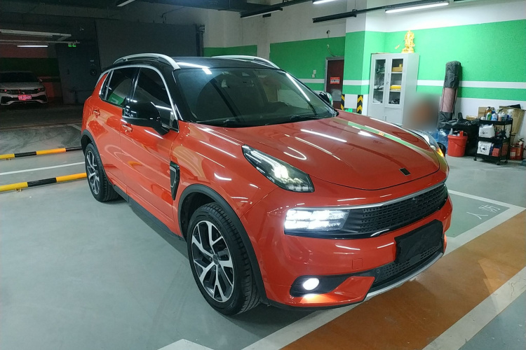 领克01 2017款 2.0T 四驱劲Pro版车身外观3