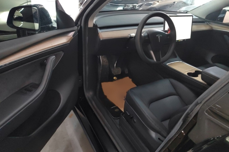 特斯拉 Model Y 2022款 后轮驱动版中控内饰7003