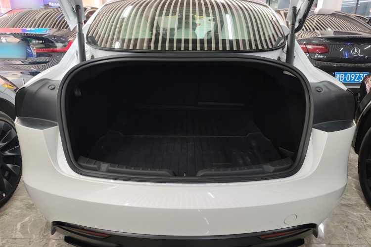 特斯拉 Model 3 2024款 高性能全轮驱动版机舱底盘23
