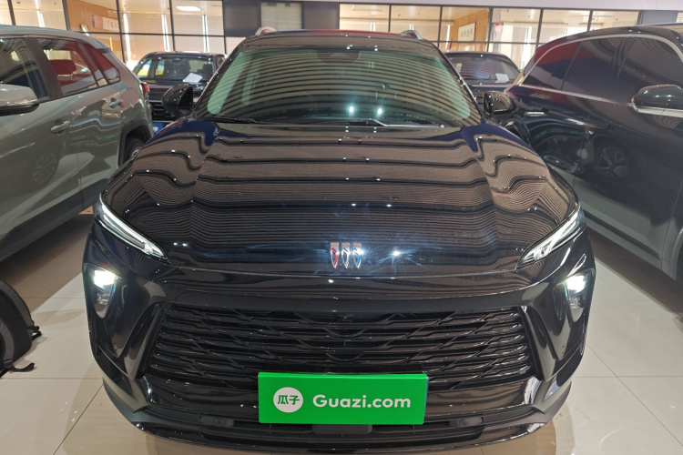 别克 2025款 昂科威Plus 28T 两驱白金版车身外观2