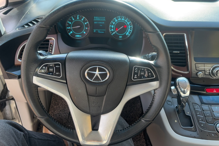 江汽集团 瑞风M5 2016款 2.0T 汽油自动公务版局部细节13