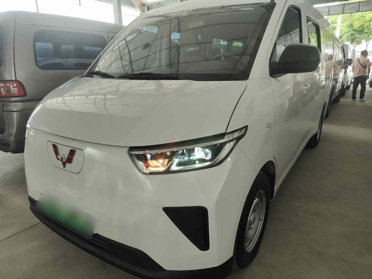五菱汽车 五菱扬光 2024款 300km 舒适型客车版 75kW(2)
