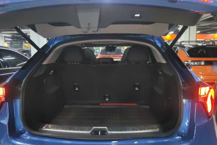 领克02 2018款 2.0T DCT四驱劲Pro版 国V机舱底盘23