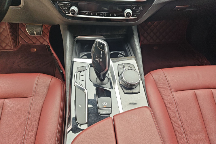 宝马5系 2018款 530Li 领先型 M运动套装局部细节18