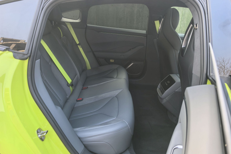 小鹏P7 2025款 750 四驱高性能 Ultra中控内饰7004