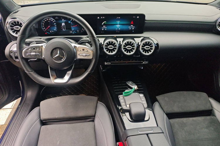 奔驰A级 2020款 改款 A 200 L 运动轿车时尚型中控内饰7002