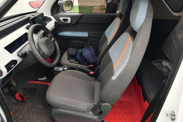 吉利银河 2024款 熊猫mini 200km 耐力熊中控内饰19
