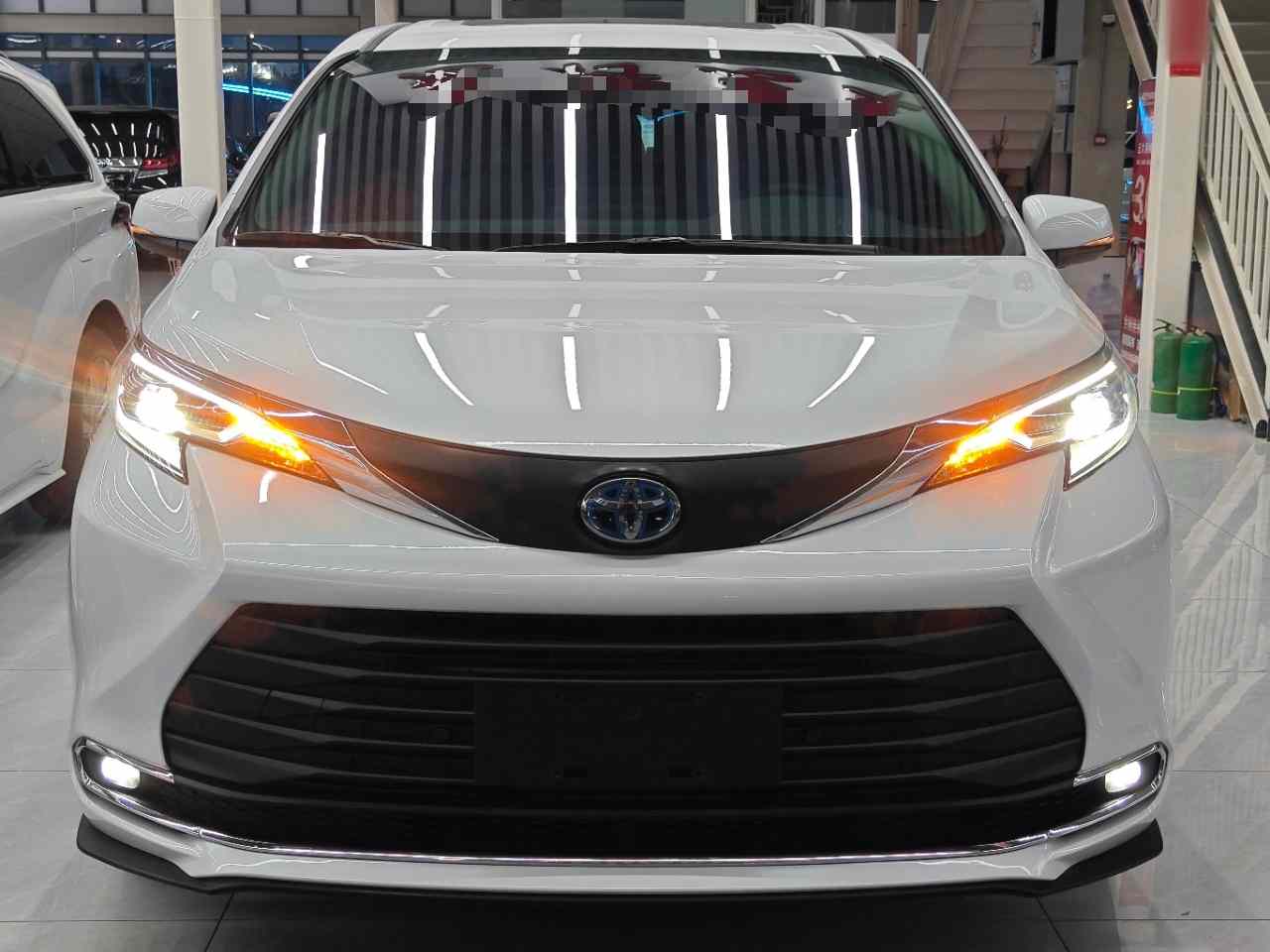 丰田 赛那SIENNA 2023款 2.5L混动 舒适版(1)