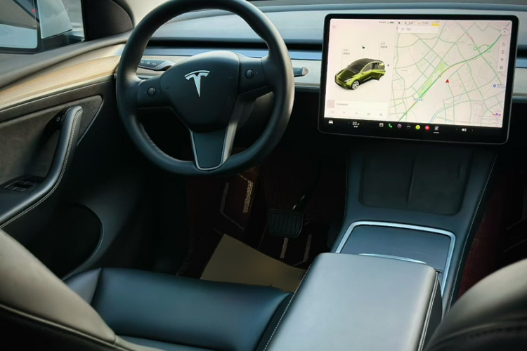 特斯拉 Model Y 2021款 标准续航后驱版中控内饰7002