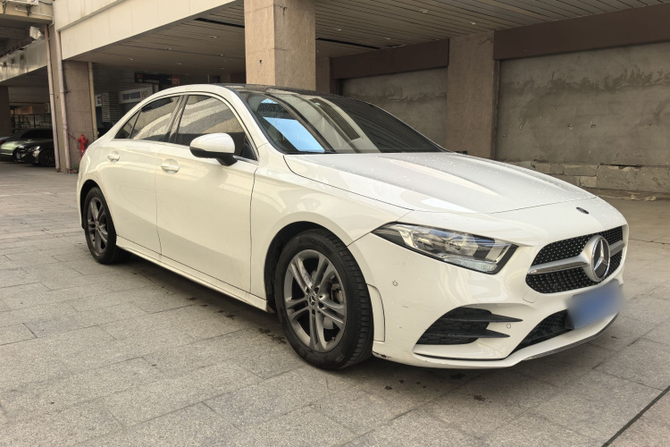 奔驰A级 2020款 改款二 A 180 L 运动轿车车身外观6002