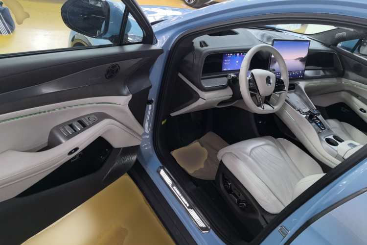 腾势N7 2024款 630 四驱智驾Ultra版中控内饰20