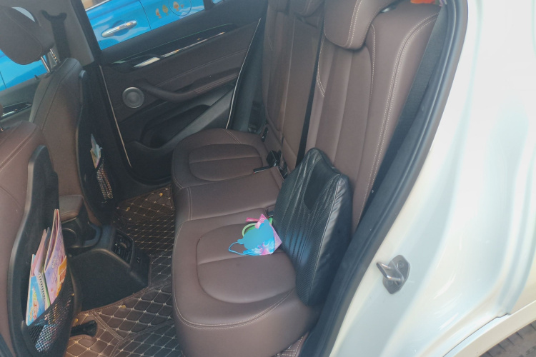 宝马X2 2023款 sDrive25i M运动曜夜版中控内饰21