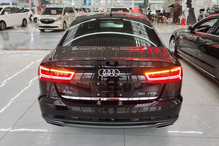 奥迪A6L 2018款 30周年年型 TFSI 进取型车身外观6