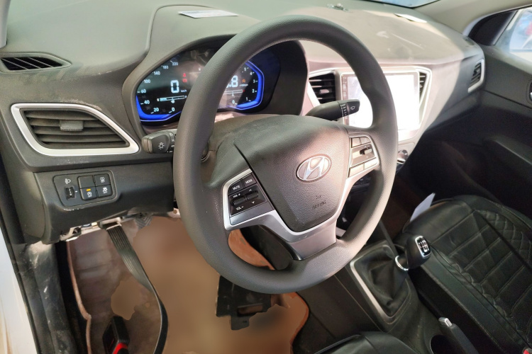 现代 悦纳 2020款 1.4L 手动GLS炫酷版中控内饰13