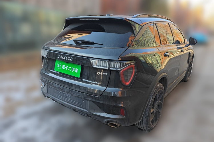 领克01 2021款 2.0TD 四驱暗夜版车身外观7