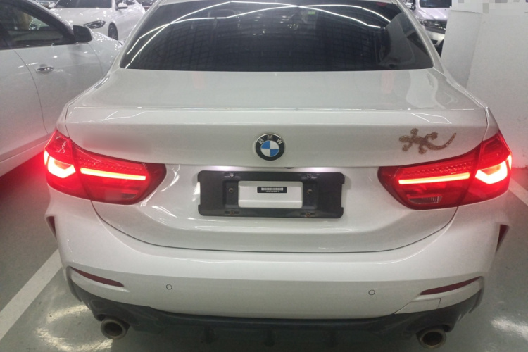 宝马1系 2023款 120i M运动版车身外观6