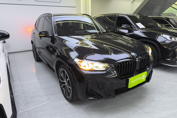 宝马X3 2022款 改款二 xDrive30i 领先型 M曜夜套装车身外观3