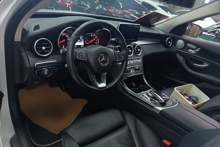 奔驰C级 2018款 C 200 L 运动版中控内饰7002