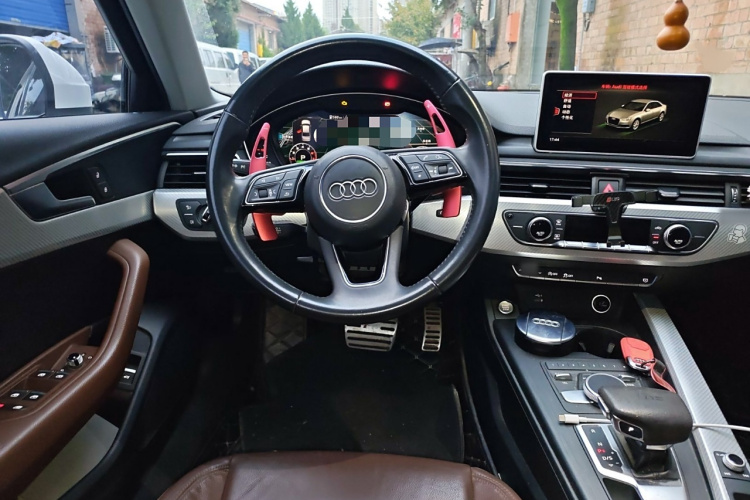 奥迪A4L 2018款 30周年年型 40 TFSI 时尚型局部细节13