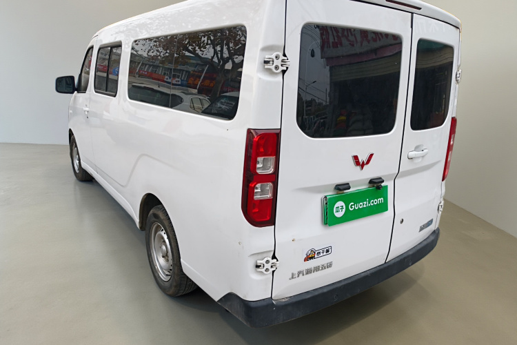 五菱汽车 五菱扬光 2024款 300KM 舒适型客车版 75kW车身外观5