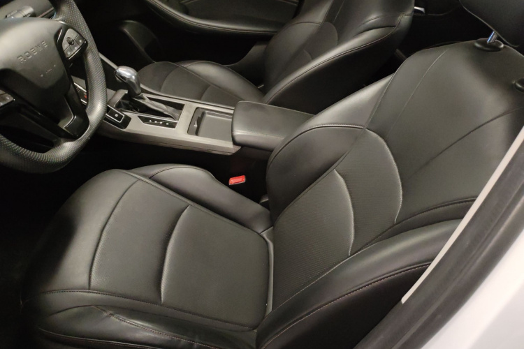 荣威i5 2023款 1.5L CVT豪华版中控内饰19