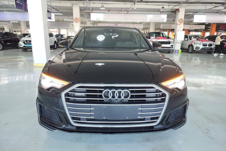 奥迪A6L 2021款 55 TFSI quattro 尊享动感型车身外观2