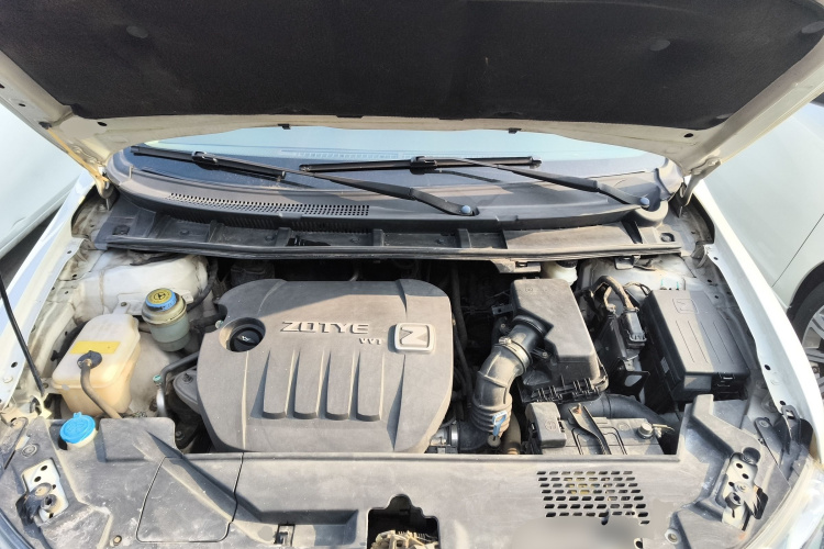 众泰Z300 2014款 1.6L 都市版自动豪华型机舱底盘24