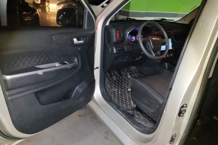 东风风光 风光380 2022款 1.5L 舒适型客车(钢板弹簧)5座中控内饰20