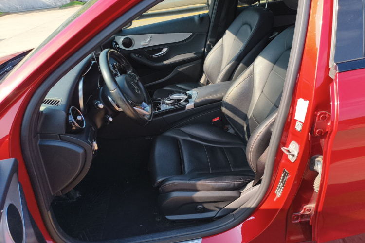 奔驰C级 2016款 C 200 运动版中控内饰19