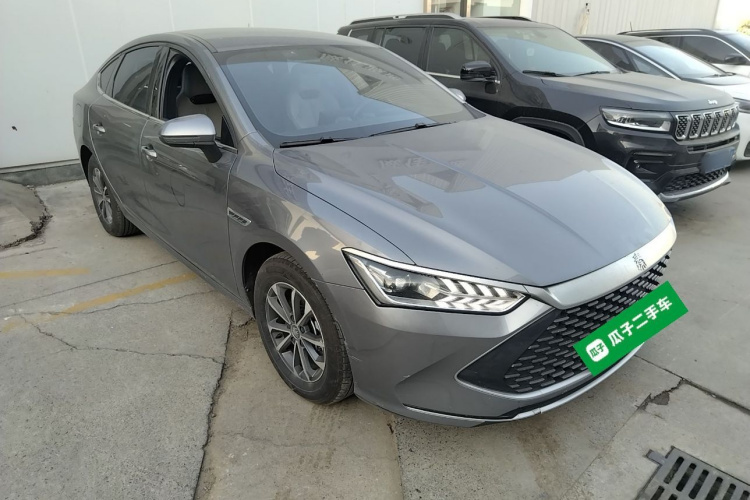 比亚迪 秦PLUS 2023款 冠军版 DM-i 55KM领先型车身外观3