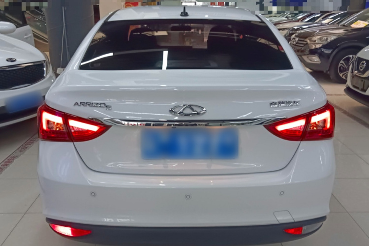 奇瑞 艾瑞泽5 2021款 PRO 1.5L 手动青春版车身外观6