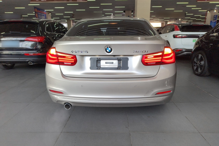 宝马3系 2016款 320i 时尚型车身外观6004