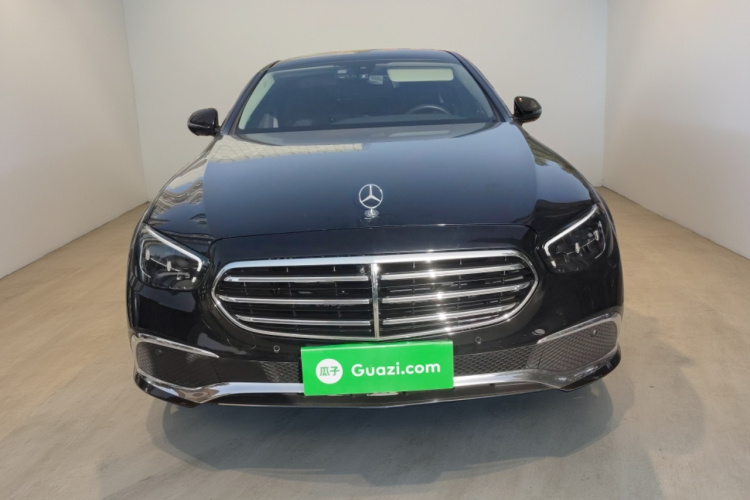 奔驰E级 2023款 改款 E 300 L 时尚型车身外观2