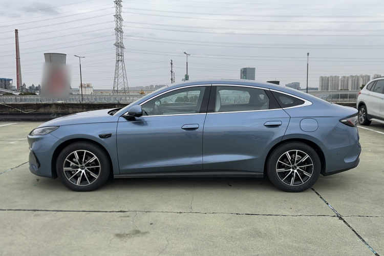 比亚迪 海豹06新能源 2025款 DM-i 智驾版 120KM尊享型车身外观6008