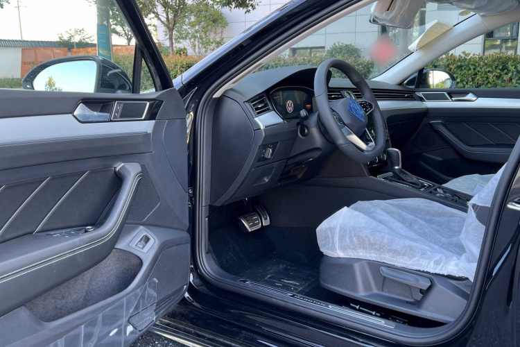 大众 迈腾 2023款 200万辆纪念版 280TSI DSG舒适型中控内饰7002